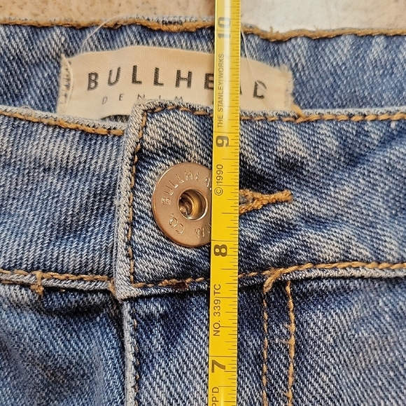 Bullhead Blue Distressed Low Rise Jean Shorts Size 7 - Picture 5 of 11